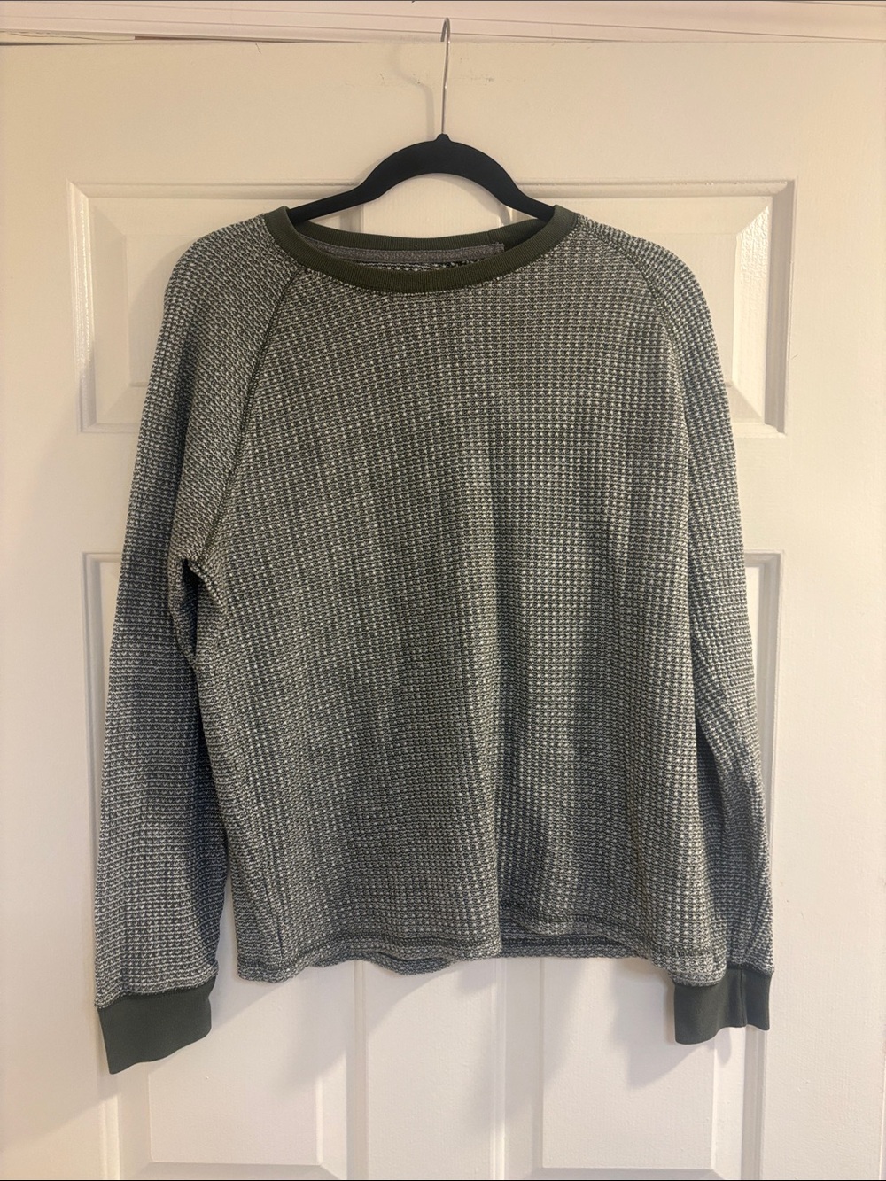Old Navy Gray Waffle Knit Crewneck Sweater with Olive Trim